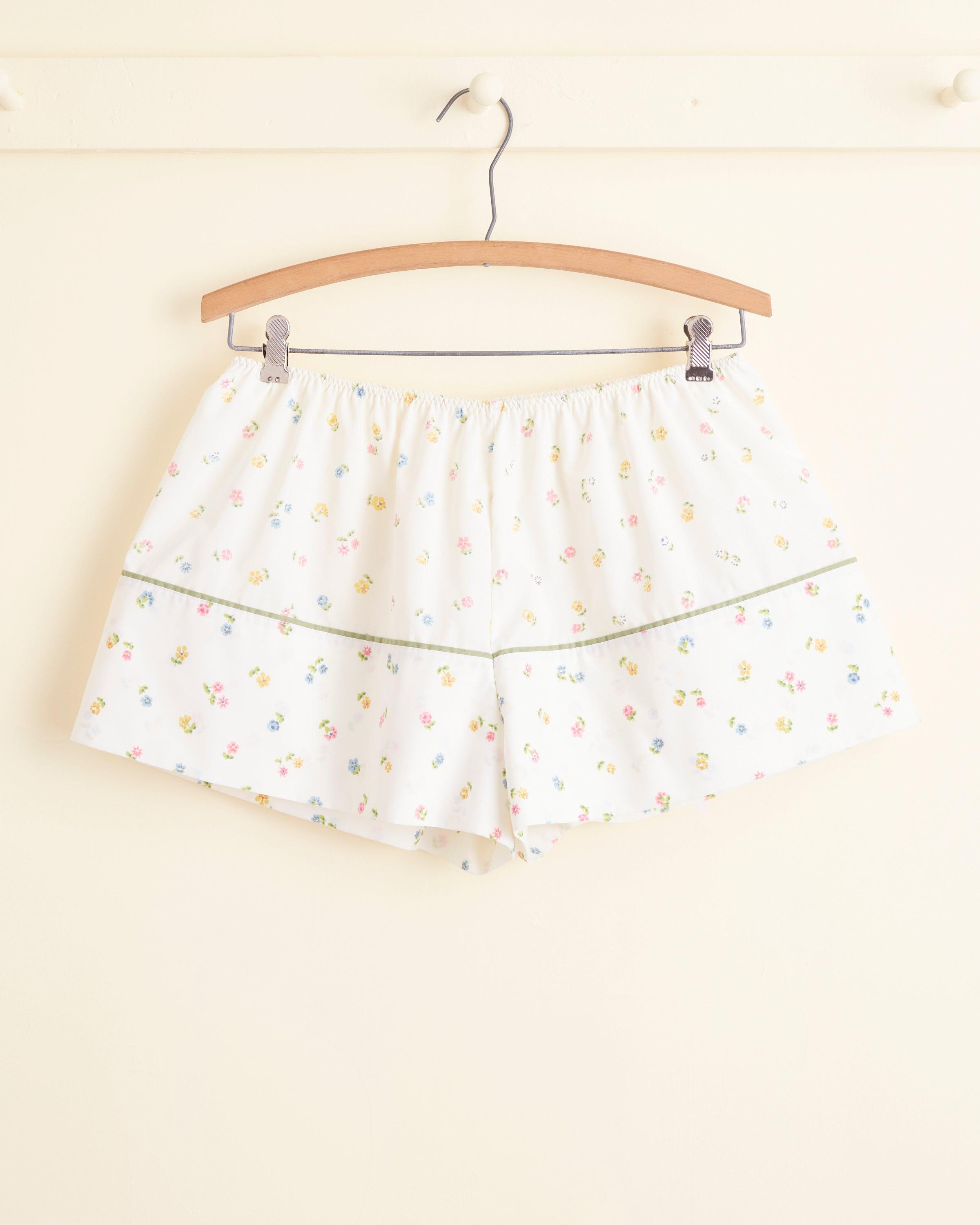 Daisy Scatter Shorts - M