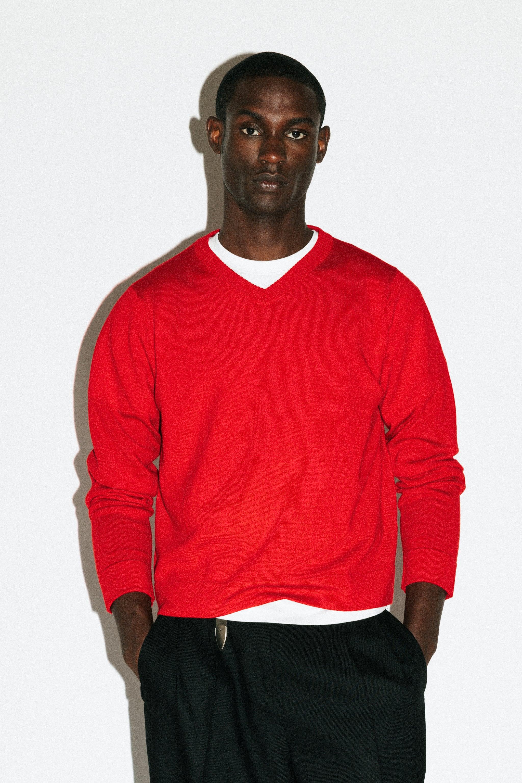 Hammer 90s Fit V-Neck Sweater  |  Red