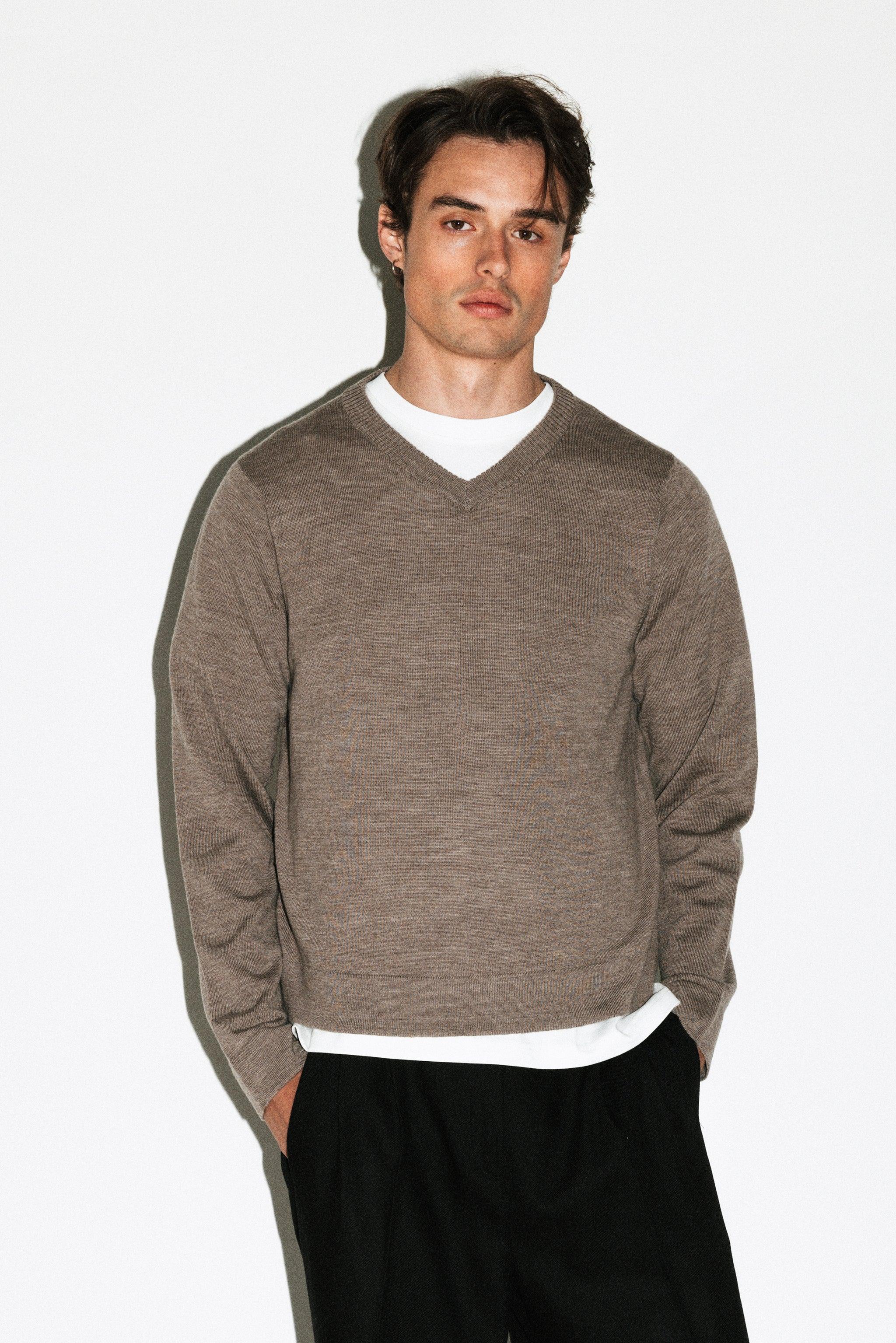 Hammer 90s Fit V-Neck Sweater  |  Oat