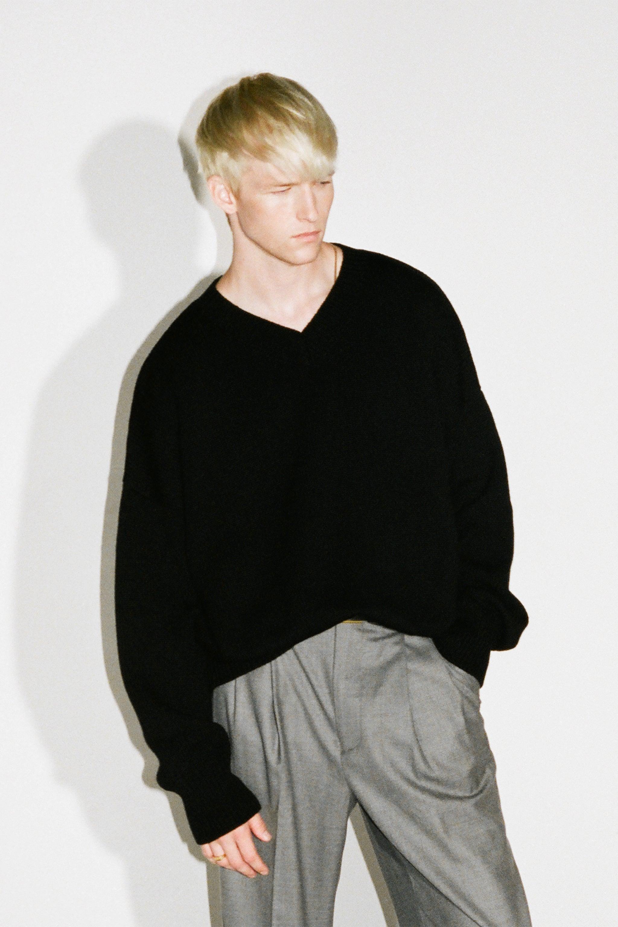 Verdes Oversized V-Neck Sweater  |  Black